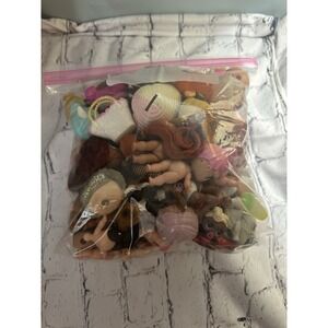 LOL Dolls And Accessories Almost 3‎ Lbs